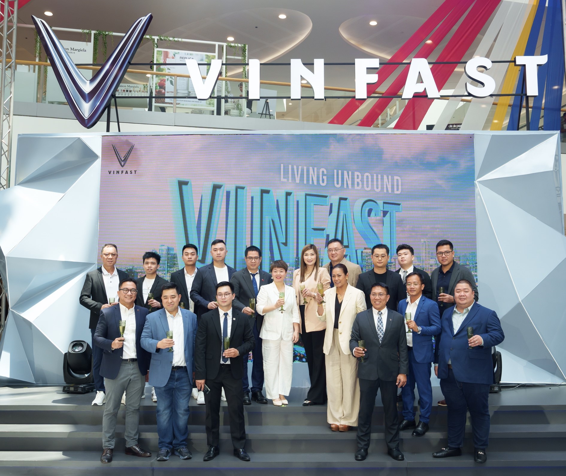 Vinfast Officially Signs Agreements With 4 Dealers  In The Philippines